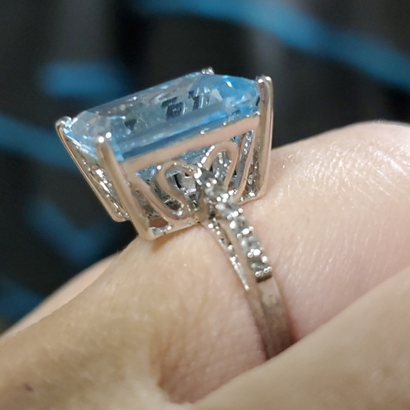 Ring - Picture 2 of 4